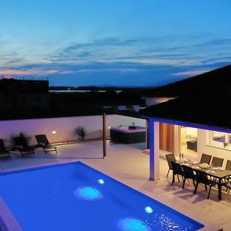 Vakantiehuis Ferienhaus In Mit Privatem Pool - B58587 *