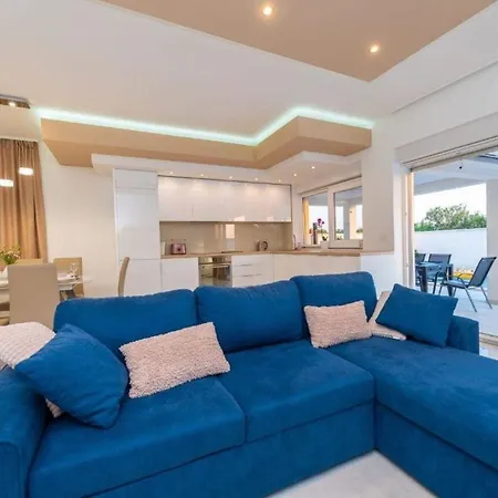 Ferienhaus In Mit Privatem Pool - B58587 Vakantiehuis Vir