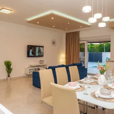 Vakantiehuis Ferienhaus In Mit Privatem Pool - B58587 Vir