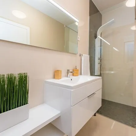 Ferienhaus In Mit Privatem Pool - B58587 Vakantiehuis *