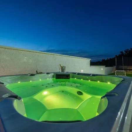Vakantiehuis Ferienhaus In Mit Privatem Pool - B58587 *