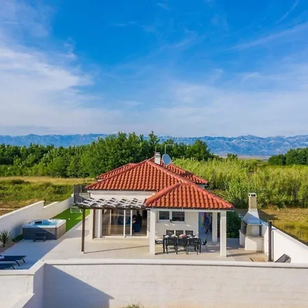 Ferienhaus In Mit Privatem Pool - B58587 Vir