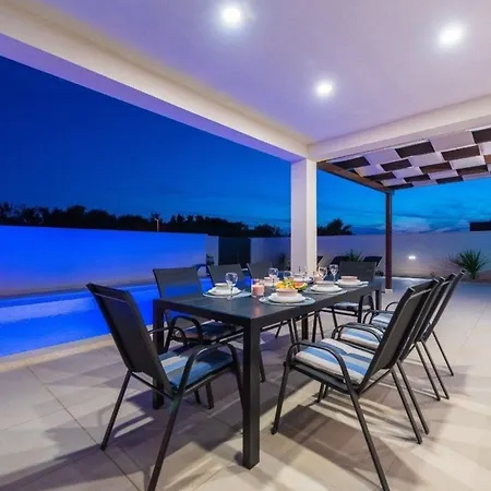 Vakantiehuis Ferienhaus In Mit Privatem Pool - B58587